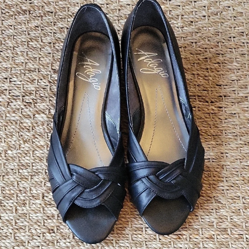 Adagio Chic Black Peep-Toe Leather Wedges Size 8.